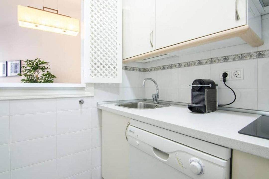 Cruz Apartment Мадрид Экстерьер фото